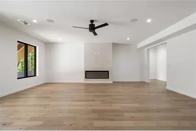 3293 Lenox Place NE, Atlanta, GA 30324 - Photo 37