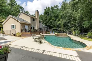 2010 Stonehedge Rd, Roswell, GA 30075 - Photo 41