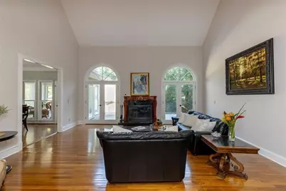 2010 Stonehedge Road, Roswell, GA 30075 - Photo 17