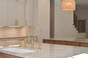 200 River Vly Ct, Atlanta, GA 30328 - Photo 5