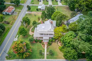 74 White St, Hoschton, GA 30548 - Photo 3