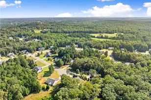 1557 Shadowstone Cir, Winder, GA 30680 - Photo 51