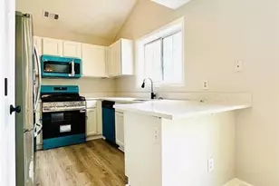 13447 Aventide Ln, Alpharetta, GA 30004 - Photo 3