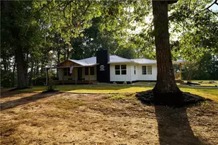 1547 York Dr, Canton, GA 30114 - Photo 3