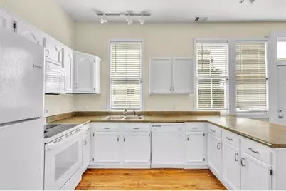 209 E Duffy Street, Savannah, GA 31401 - Photo 13