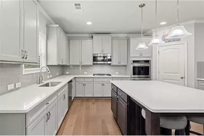 4316 Woodland Bank Boulevard, Buford, GA 30518 - Photo 11