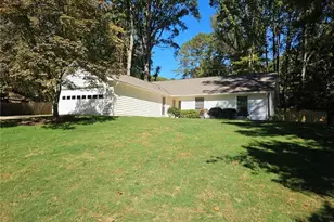 620 Lake Forest Ct, Roswell, GA 30076 - Photo 3