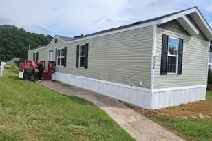 250 Woodside Blvd, Fayetteville, GA 30214 - Photo 1