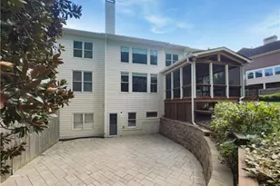 1900 Chattahoochee Run Dr, Suwanee, GA 30024 - Photo 9