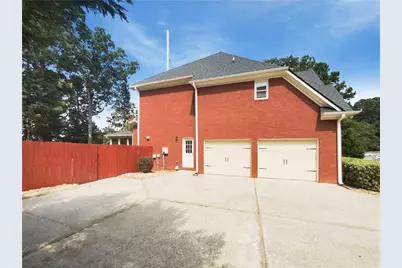 1900 Chattahoochee Run Drive, Suwanee, GA 30024 - Photo 11