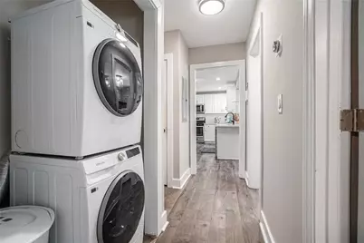 671 Center Hill Avenue NW, Atlanta, GA 30318 - Photo 11