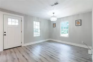 714 Emily Pl NW, Atlanta, GA 30318 - Photo 5