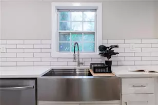 714 Emily Pl NW, Atlanta, GA 30318 - Photo 9