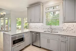 2599 Brookline Cir NE, Brookhaven, GA 30319 - Photo 11