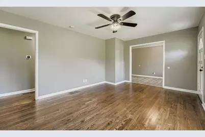 381 W Candler Street, Winder, GA 30680 - Photo 7