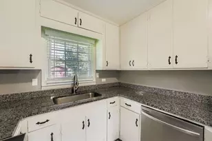 381 W Candler St, Winder, GA 30680 - Photo 13