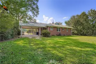 381 W Candler St, Winder, GA 30680 - Photo 27