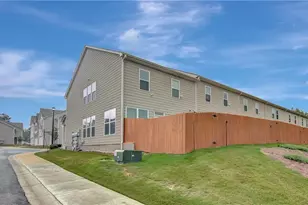 7753 Medieval St, Fairburn, GA 30213 - Photo 43