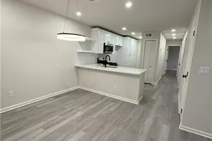 596 Windchase Ln, Stone Mountain, GA 30083 - Photo 5