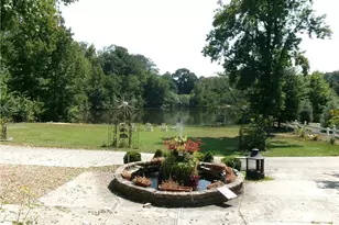 1973 Sugar Stone Dr, Lawrenceville, GA 30043 - Photo 3