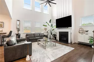 556 Hyde Rdg Trl, Loganville, GA 30052 - Photo 5