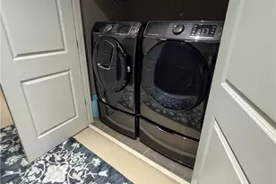 811 Park Manor Dr SE, Smyrna, GA 30082 - Photo 13