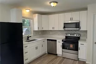 4105 Emerald Lake Dr, Decatur, GA 30035 - Photo 7