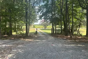 8275 Pea Ridge Rd, Cornelia, GA 30531 - Photo 41