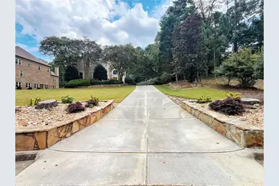 6709 Wooded Cove Court, Flowery Branch, GA 30542 - Photo 11