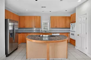 1366 Brookhaven Village Cir NE, Atlanta, GA 30319 - Photo 19