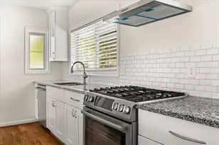 2410 Rugby Ave, Atlanta, GA 30337 - Photo 11
