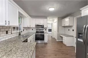 2910 Spring Ridge Cir, Snellville, GA 30039 - Photo 11