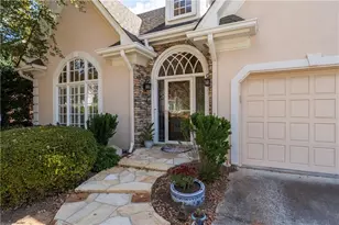 3613 Greystone Cir, Chamblee, GA 30341 - Photo 5