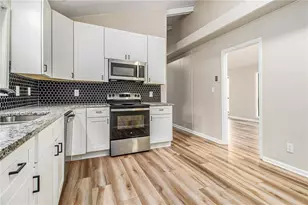 709 Willow Bend Dr, Jonesboro, GA 30238 - Photo 11