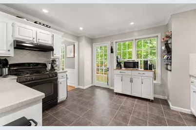 614 Hickory Nobb, Sugar Hill, GA 30518 - Photo 7