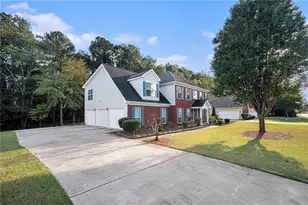 3765 Brushy Wood Dr, Loganville, GA 30052 - Photo 5