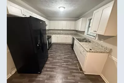 169 Holly Court, Loganville, GA 30052 - Photo 5