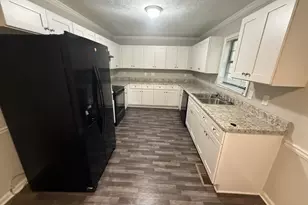 169 Holly Ct, Loganville, GA 30052 - Photo 5