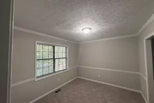 169 Holly Ct, Loganville, GA 30052 - Photo 3