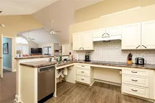 927 Burnt Hickory Cir NW, Marietta, GA 30064 - Photo 15