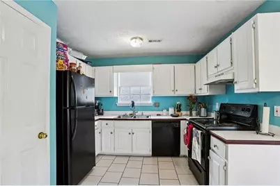 4031 Robin Circle, Atlanta, GA 30349 - Photo 5