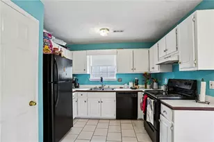 4031 Robin Cir, Atlanta, GA 30349 - Photo 5