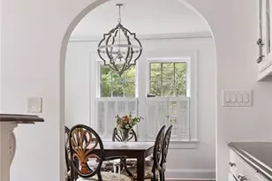 557 E Wesley Rd, Atlanta, GA 30305 - Photo 11