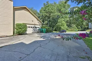 3728 Kelin Ct SW, Lilburn, GA 30047 - Photo 37