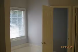 1105 Wake Robin Cir SW, Lilburn, GA 30047 - Photo 9