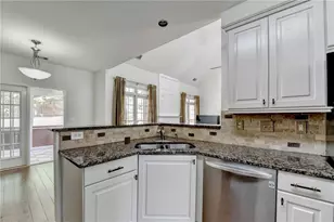 1095 S Bethany Creek Dr, Alpharetta, GA 30004 - Photo 29