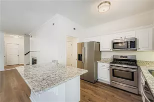 404 Las Brasis Ct, Peachtree City, GA 30269 - Photo 9