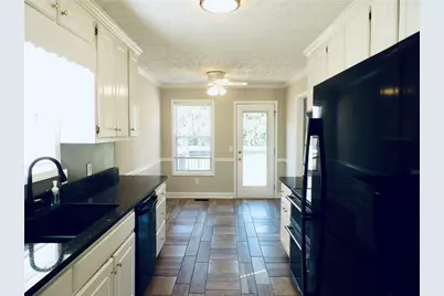 302 Jonaquil Avenue, Auburn, GA 30011 - Photo 9