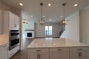 609 Skytop Dr, Cumming, GA 30040 - Photo 9