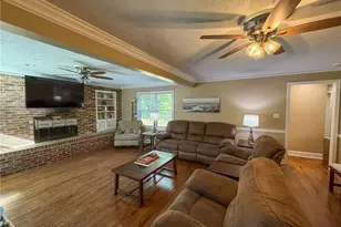 1733 Rhonda Ln, Stone Mountain, GA 30087 - Photo 7